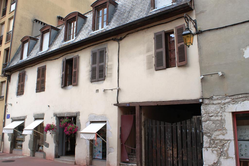 Au Calme En Vieille Ville - Proche Lac - Ambiance Esprit Brocante Annecy Camera foto